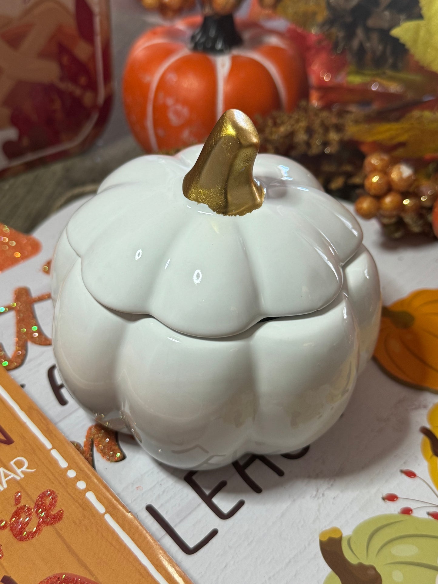 White Pumpkin Ceramic Jar Candle-8 oz