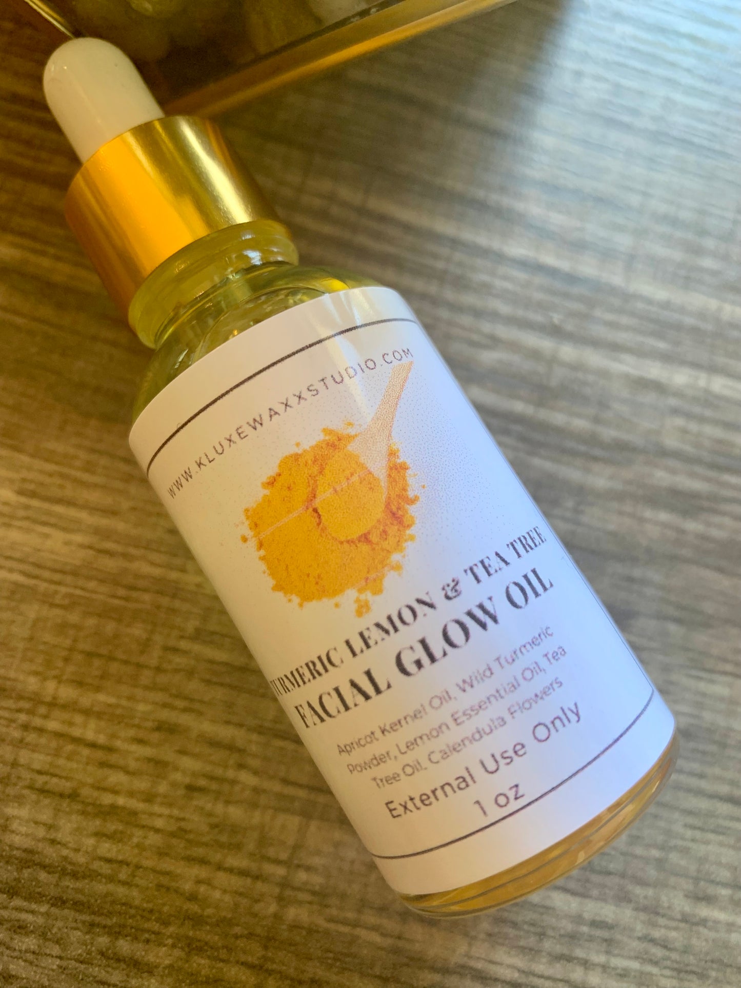 Turmeric Lemon & Tea Tree Facial Glow Oil